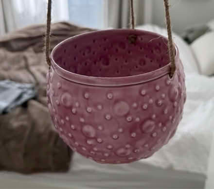 Photo of free Small pink hanging pot (EH7 Leith) #1