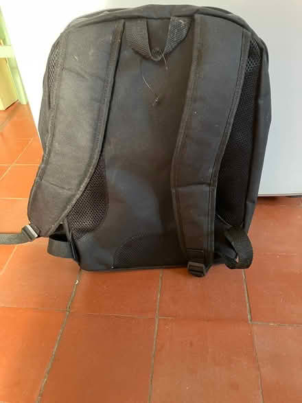Photo of free HP Laptop/school rucksack type bag (hungerford rg17 0aw) #2