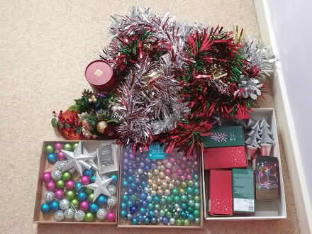 Photo of free Christmas tree and decorations (LU2 7HB) #1