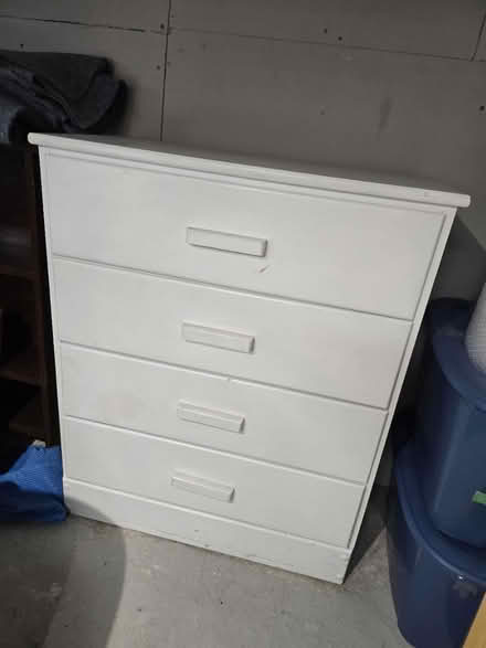 Photo of free 4 drawer chest (Vanier north) #1