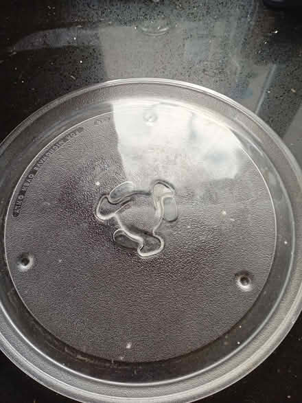 Photo of free Microwave turntable, & Corning dish (New Malden KT3) #2