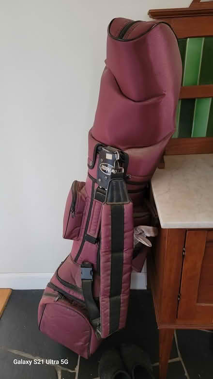 Photo of free golf clubs with bag (Skyline Blvd, Redwood Rd) #1