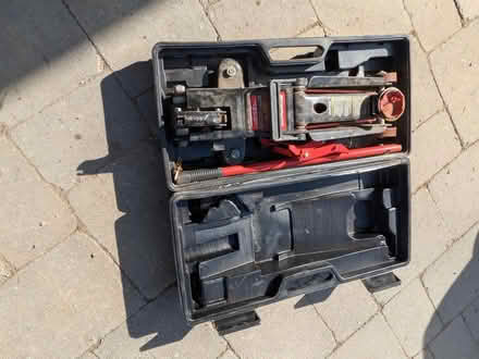 Photo of free 2 1/4 ton floor jack (Steels & Bayview) #1