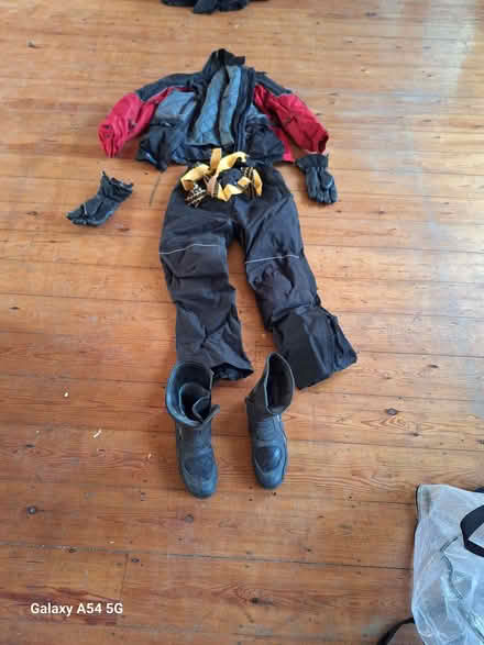Photo of free Motorbike outfit (Hyde GL6) #1