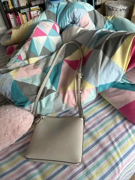 Photo of free White bag (KT3 new malden) #3