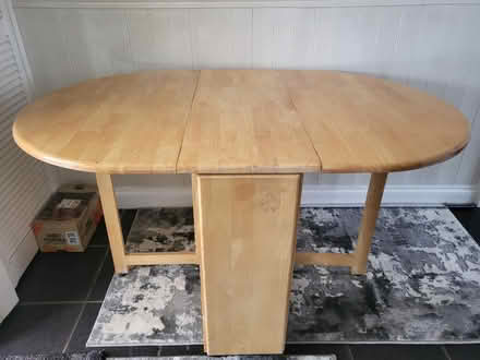Photo of free Wooden extendable table (South oxhey WD19) #1