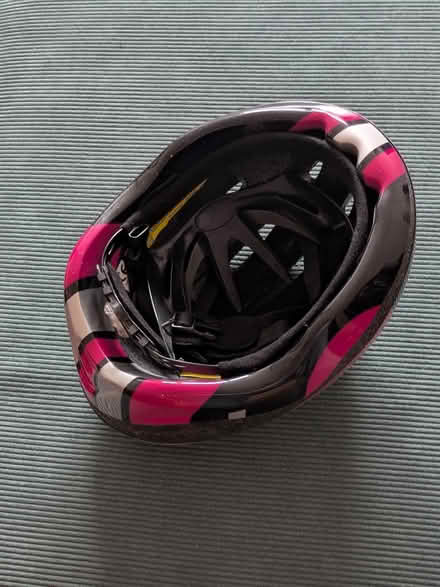 Photo of free Bike helmet (Stepney E1) #2