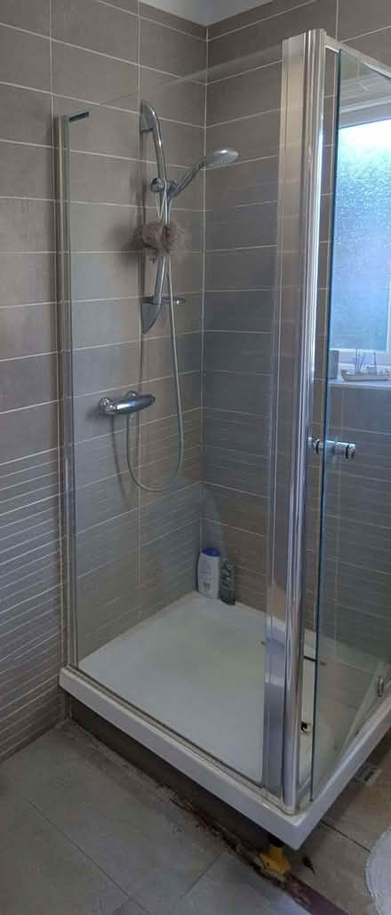 Photo of free Shower cubicle and Tray (Bracknell Forest RG42) #1
