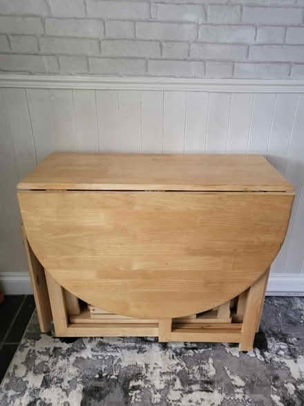 Photo of free Wooden extendable table (South oxhey WD19) #2