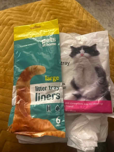Photo of free Cat litter tray liners (Park street st albans AL2) #1
