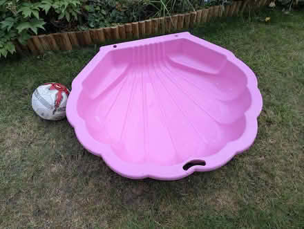 Photo of free Two Plastic Paddling Pools (Bracknell Forest RG42) #1