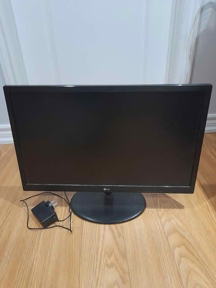 Photo of free 24 Inch LG Monitor (16th Ave/Ninth Line (Markham)) #1