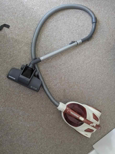 Photo of free Functioning Hoover (RG48DH) #1