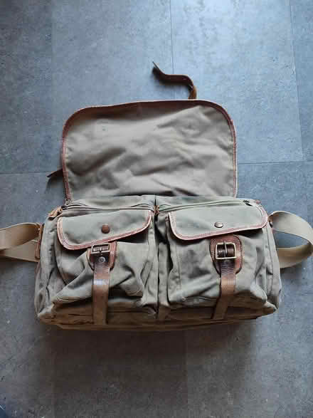 Photo of free Old Billingham camera bag (SE25) #3
