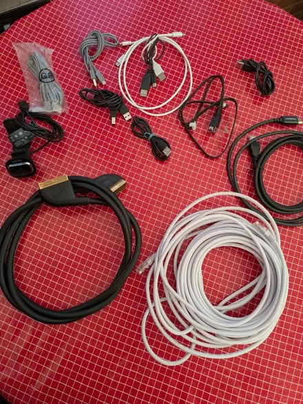 Photo of free Various IT cables and connectors (Coley Ave Area RG1) #1