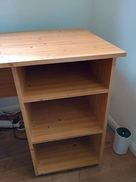 Photo of free Desk (West Hitchin SG5) #3