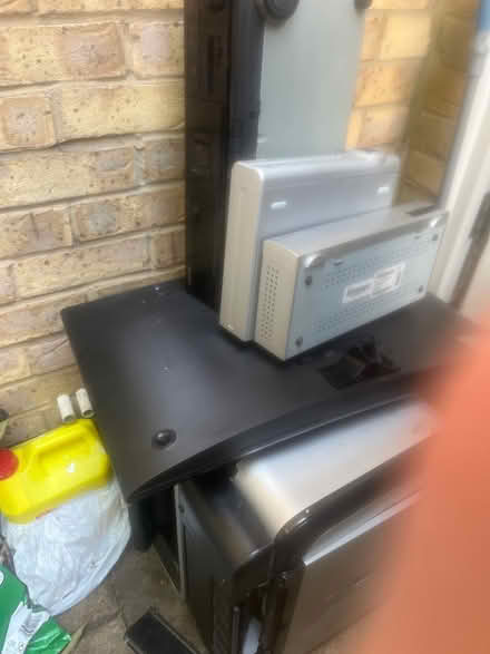 Photo of free Old Electronics/electricals SW11 (SW11) #1