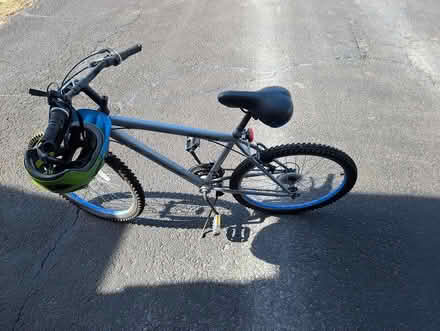 Photo of free Youth bike (Kanata (Eagleson / Hazeldean)) #1