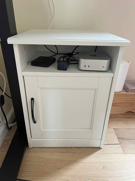 Photo of free white nightstand (E1W) #1
