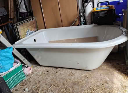 Photo of free Bath With White Claw Feet And Sink (Hollinsclough SK17) #1
