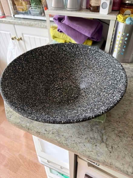 Photo of free Textured black bowl (Welling DA16) #1