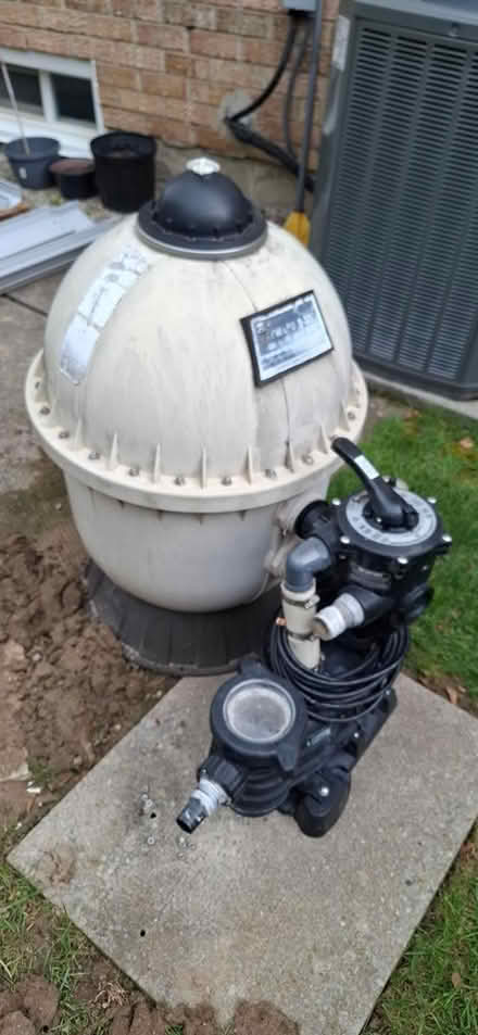 Photo of free Pool filter, pump, and valve (Trelawny Circle, Mississauga) #1