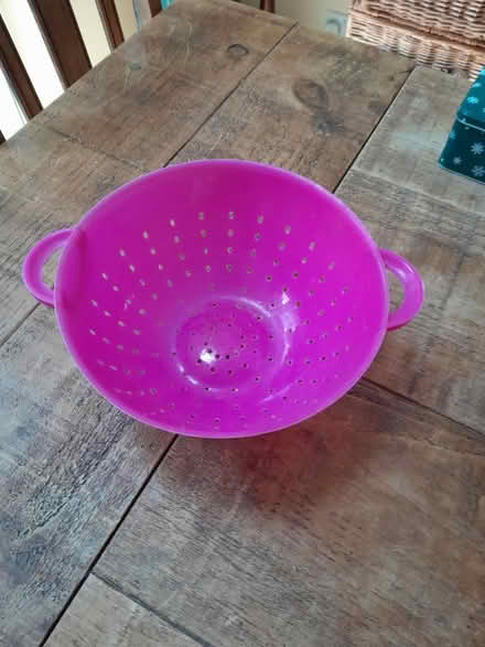 Photo of free Plastic pink colander (Earley RG6) #1