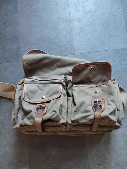 Photo of free Old Billingham camera bag (SE25) #2