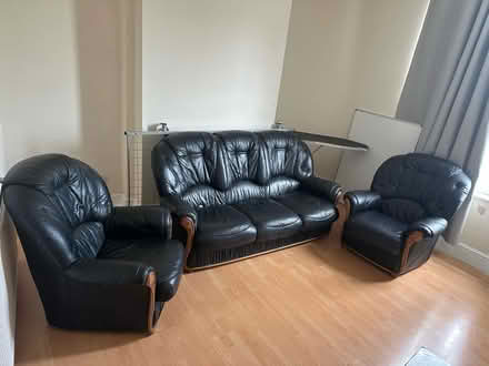 Photo of free Set of leathers Chairs (BS3) #4