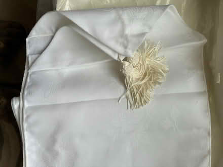 Photo of free White table runner (Springfield MK6) #2