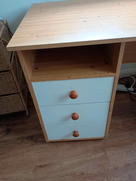 Photo of free Desk (West Hitchin SG5) #2