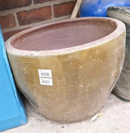 Photo of free Very large garden plant pot (DE21) #1