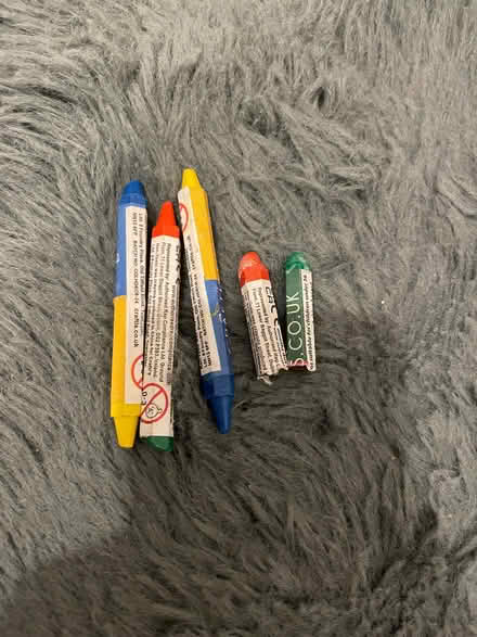 Photo of free Double crayons (Wandsworth SW18) #1