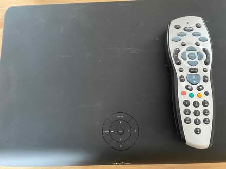 Photo of free Sky HD+ box plus hand set. No cables (Almondbank PH1) #2