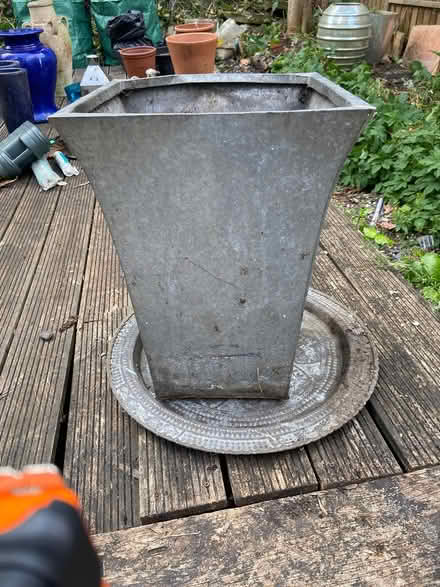 Photo of free Old zinc planter (SE153BS) #1