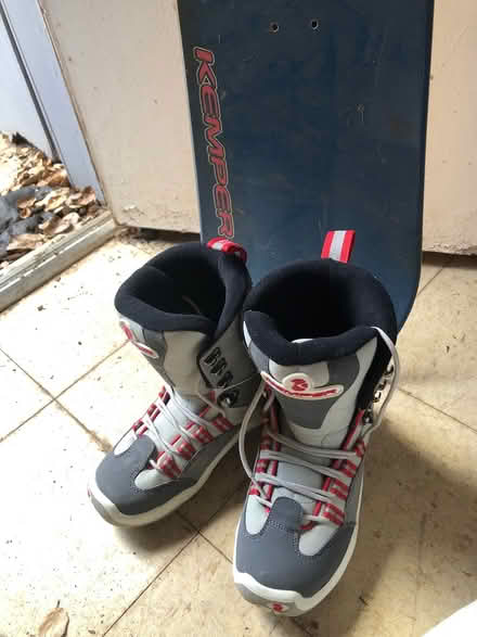 Photo of free Snowboard and boots (San Mateo / Belmont border) #2