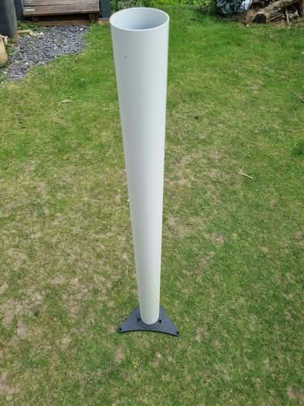 Photo of free IKEA ADILS table leg in white. IKEA (Cogges OX28) #1