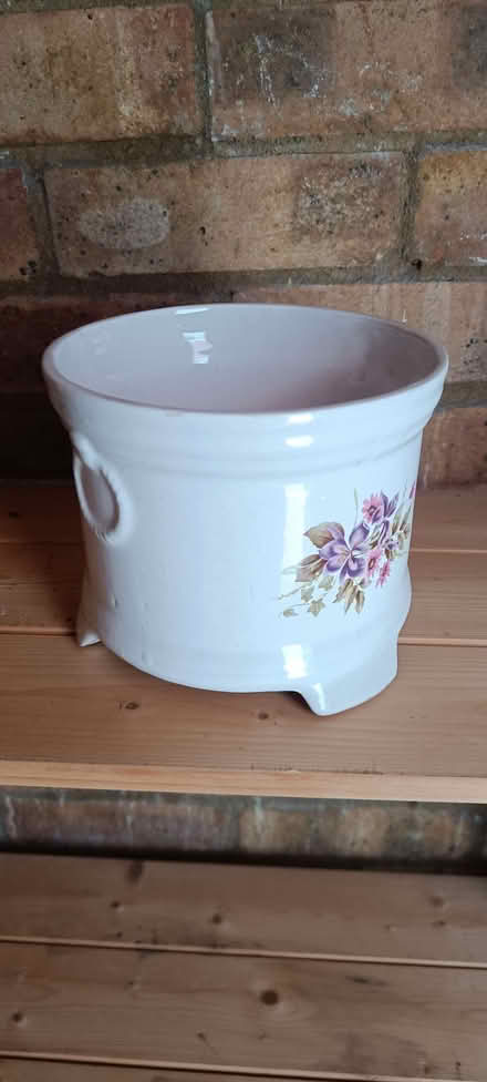 Photo of free Ceramic Pots (Farnborough BR6) #3
