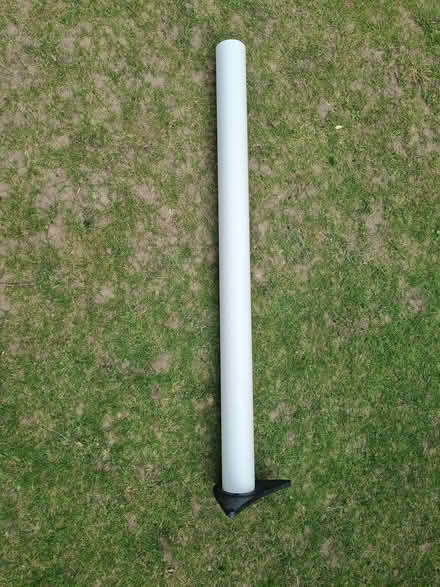 Photo of free IKEA ADILS table leg in white. IKEA (Cogges OX28) #2