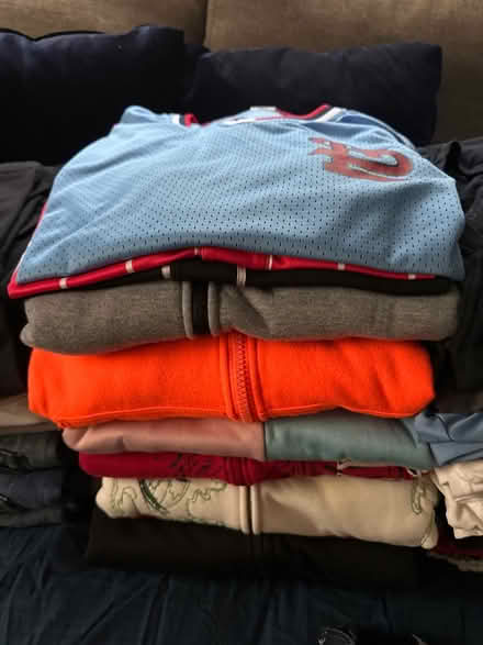 Photo of free Men’s clothes L/XL (33068) #3
