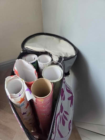 Photo of free Gift wrap storage bag & paper (Wrose BD2) #2