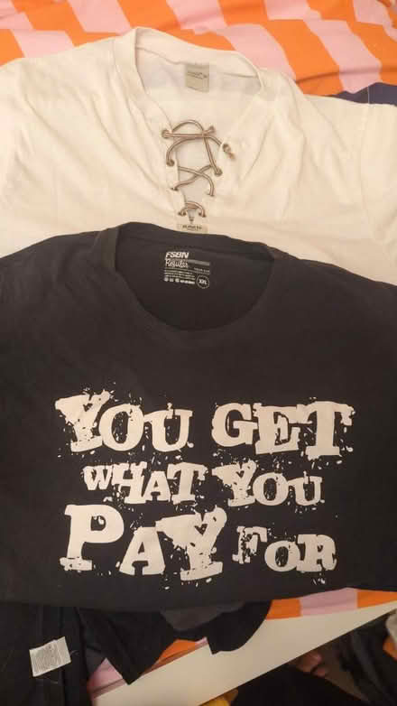 Photo of free T-shirts sizes L/XL (CR0) #1