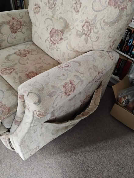 Photo of free Comfortable Electric reclining chair (Barry CF62) #2