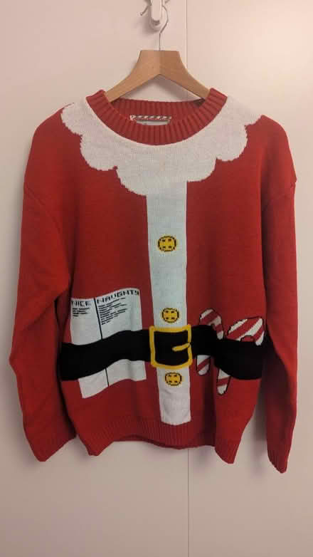 Photo of free Xmas jumper (CR0) #1