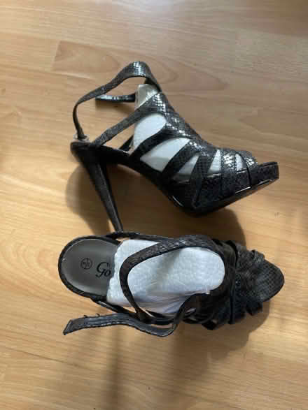 Photo of free Shoes high heels size 8 (41) (Latchmere SW11) #1