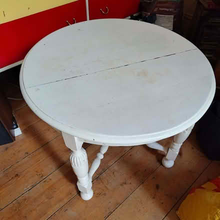 Photo of free White coffee table (Northchurch HP4) #2