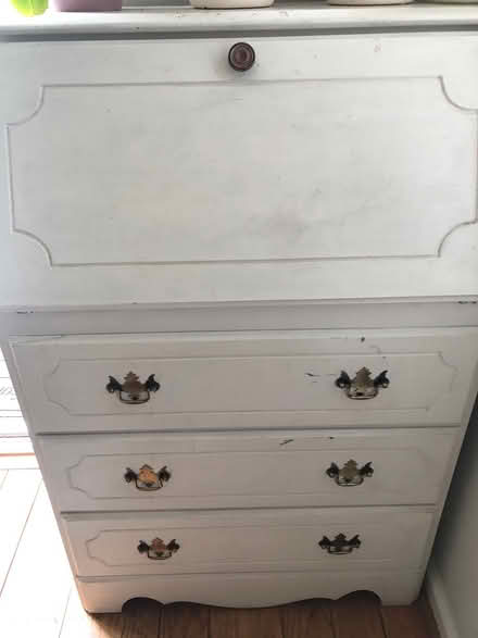 Photo of free Desk (San Mateo / Belmont border) #1