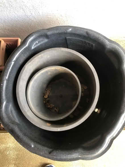 Photo of free Plastic Pots (San Mateo / Belmont border) #1