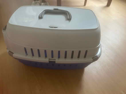 Photo of free A pet carrier (small cat) (Kingsway CB4) #4