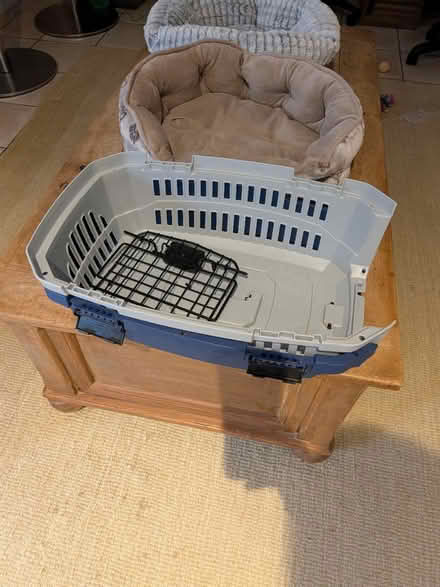 Photo of free 2 cat beds and small cat carrier (Harmans water, Bracknell, RG12) #3